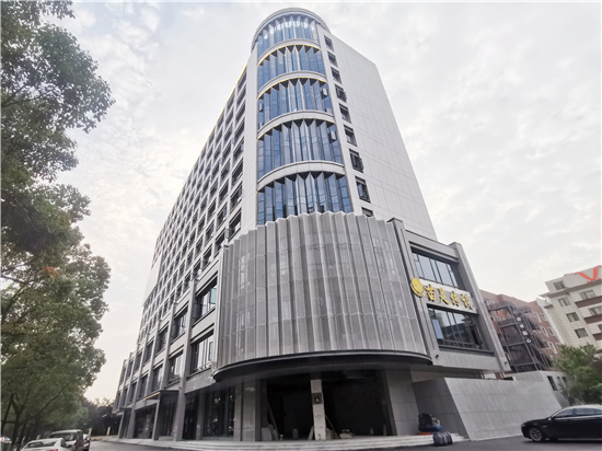 旧貌换新颜三墩镇虾龙圩商业综合楼全新亮相